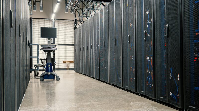 Server racks in a data center. Image by Brett&nbsp;Sayles via Pexels. License: Free to use.