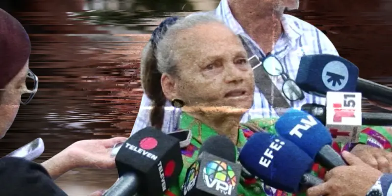 Carmen Navas speaking to the press in Caracas, Venezuela. Collage created by Global Voices using a screenshot from the YouTube video “Her heart couldn't bear the pain: this is how Carmen Navas lived her final days before passing …”, uploaded on May 19, 2026 by YouTube user NTN24. Fair use. 