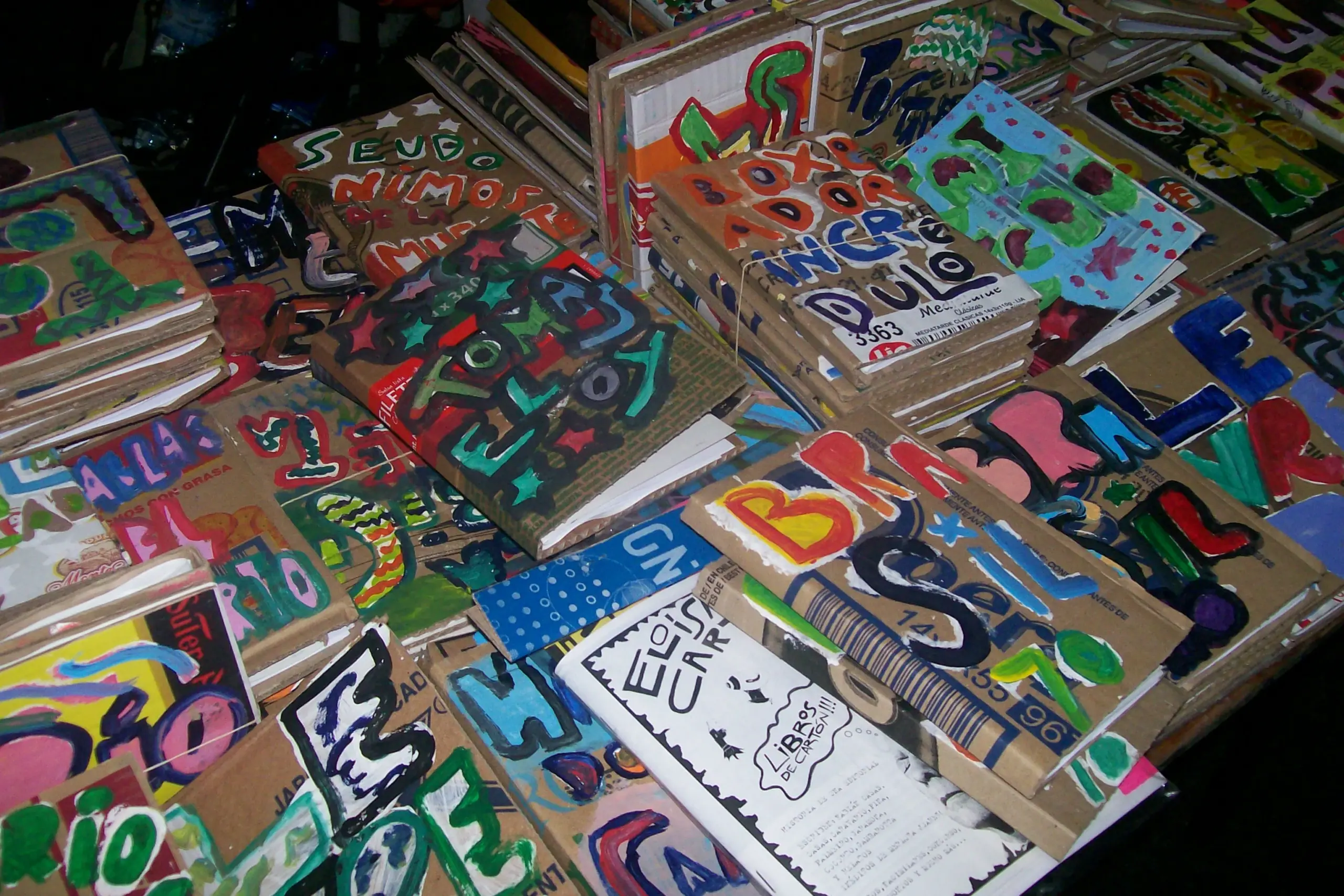Eloisa Cartonera books, made by unhoused workers. While the project was born in Argentina, it has expanded to other Latin American countries, like Perú, Ecuador, Chile and Colombia. Creative Commons.
