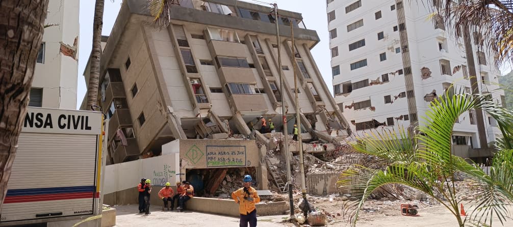 Collapsed building in Tanaguarena, one of the most impacted areas in La Guaira, Ground Zero of the disaster. Photo by Gabriela Mesones Rojo, 2026; used with permission.