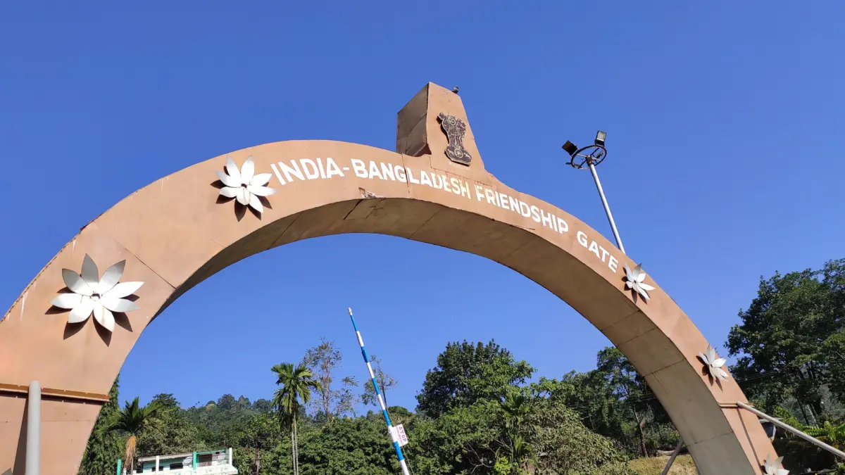 India–Bangladesh Friendship Gate in Tamabil-Dawki Border. Image via WIkipedia by Ankan.